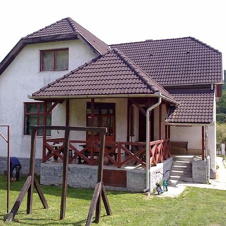 Huta Vendeghaz Hotel Kishuta Exterior photo